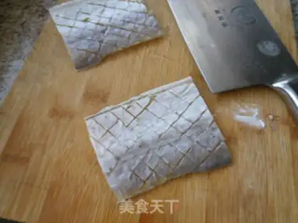 Make Fried eels dry step 1