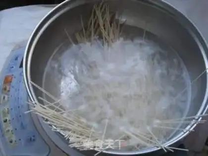 Make Hot noodles step 1