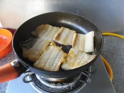 Make Fried eels dry step 3