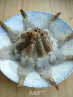 Make Flowers with rich shrimp step 6