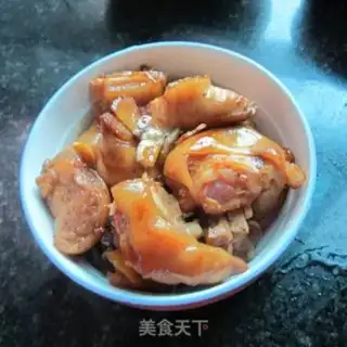 Make Red dates steam pig feet step 3