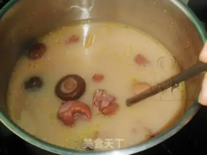 Make Chestnut mushrooms and chicken soup step 5