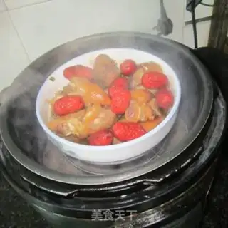 Make Red dates steam pig feet step 6