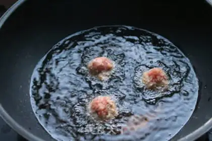 Make Cracked meatballs step 6