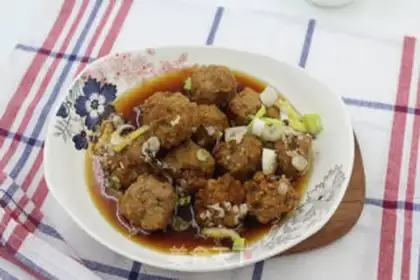 Make Cracked meatballs step 9