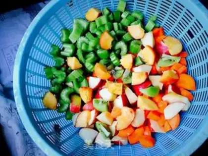 Make Multi-nutrient vegetable juice step 1