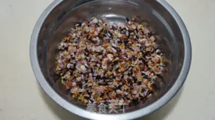Make A greasy rice egg step 4