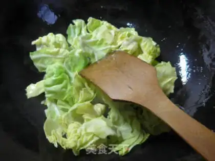 Make Beef sauce, fried cabbage step 4