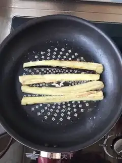 Make Tuna sushi step 6