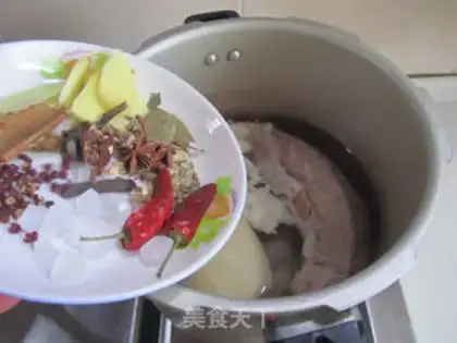 Make Back to the beef pan step 1