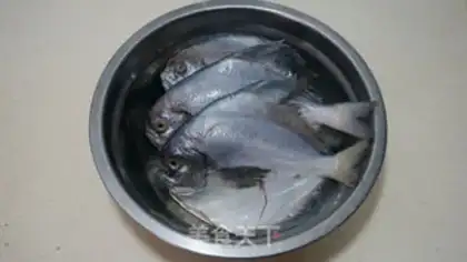 Make The microwave version of the flatfish step 0