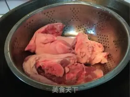 Make Soy pig hoofs step 0