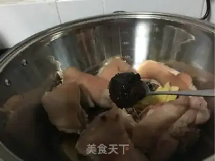 Make Soy pig hoofs step 5