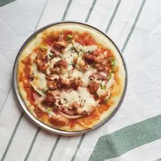 Make Chicken ham pizza in Orleans step 4