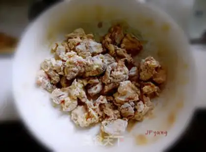 Make Spicy chicken crumbs step 4