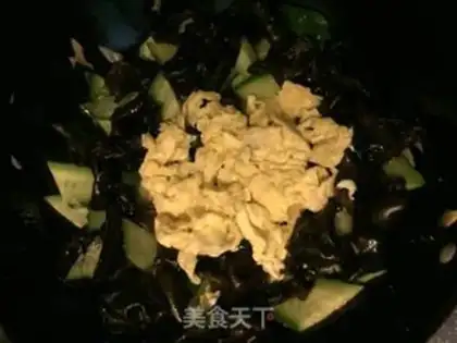 Make cucumber-mucked eggs step 4
