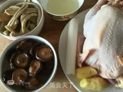 Make radish-dry mushroom chicken step 0