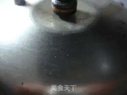 Make Soup with the greasy noodles step 3