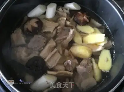 Make radish-dry mushroom chicken step 5