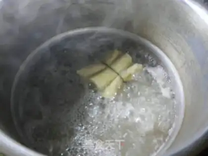 Make Soup with the greasy noodles step 5