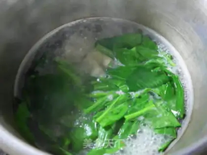 Make Soup with the greasy noodles step 6