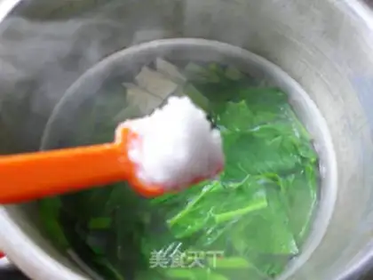 Make Soup with the greasy noodles step 7