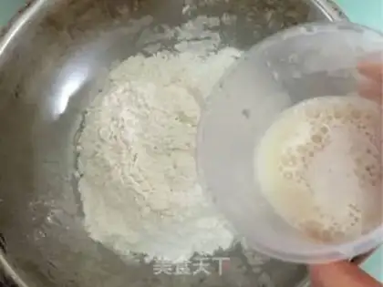 Make Shell black sesame rolls step 0