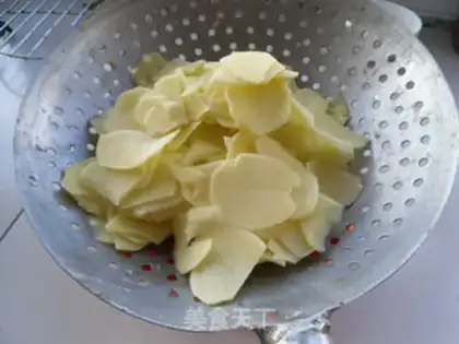 Make Raw potato chips step 1