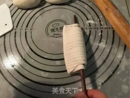 Make Shell black sesame rolls step 14