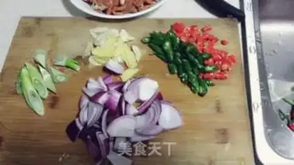 Make Spicy spicy intestines step 1