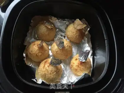 Make Potato phoenix shrimp ball step 6