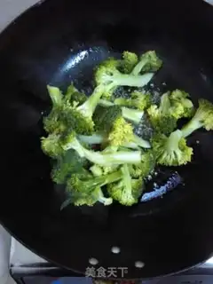 Make Garlic broccoli step 3