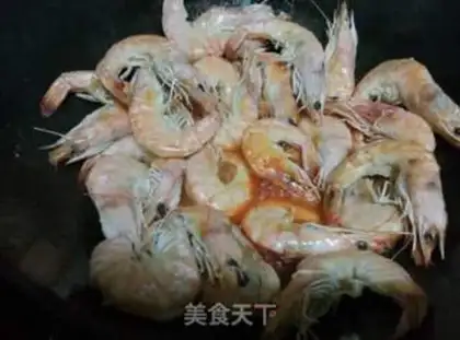 Make Spicy pan shrimp step 4