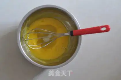 Make Cake rolls with claws step 1