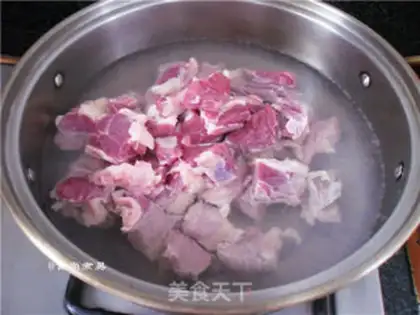 Make Curry-cracked potatoes and oxen step 2
