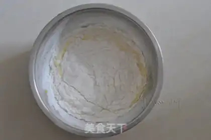 Make Cake rolls with claws step 3