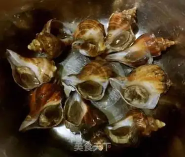 Make White burning conch step 0