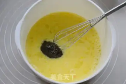 Make Rose sauce waffles step 1