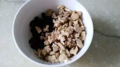 Make Red sugar pecan bread step 2