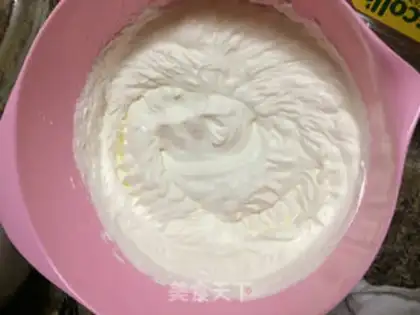 Make Strawberry cake step 3