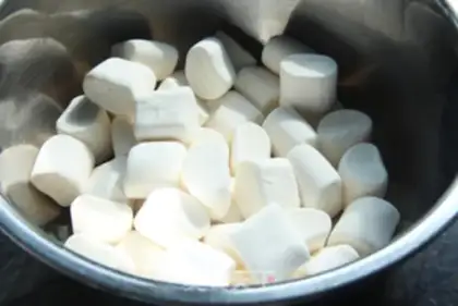 Make Cow Rolling Sugar step 2
