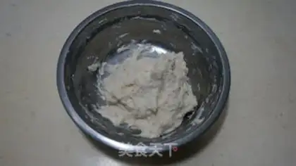 Make Refrigerated liquid seeded net bread step 1