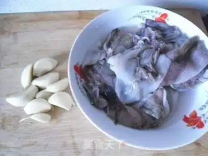 Make Sea rabbit sauce step 1