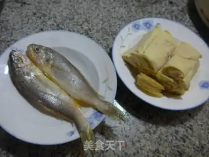 Make Facing little yellow fish step 0