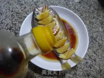 Make Facing little yellow fish step 5
