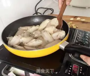 Make Family Coke chicken wings step 0