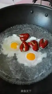 Make "Red-tree-sucking eggs." step 2