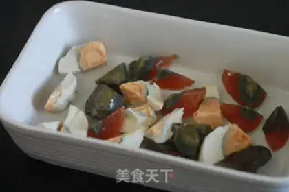 Make Three-coloured eggs step 3