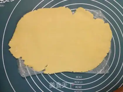 Make Monkey frosting cookies step 5
