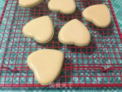 Make Monkey frosting cookies step 14